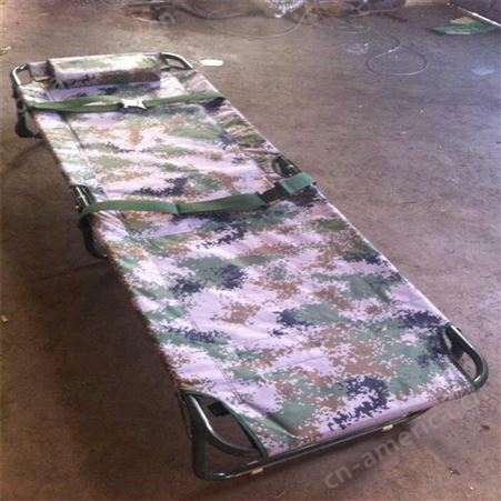 军绿色便携式折叠床 上下伸缩军绿色折叠床 吹塑折叠床